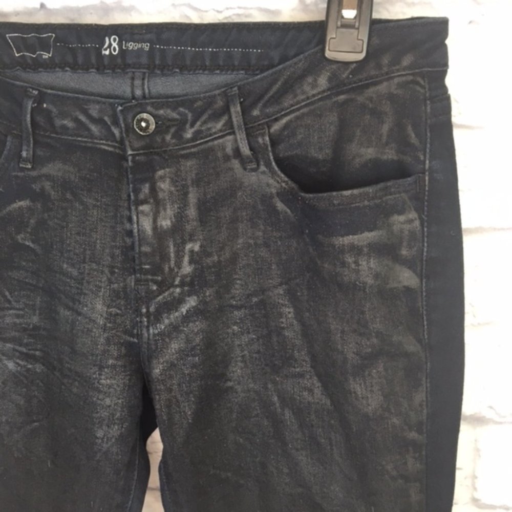 LAST CALL!! Levi's Denim Two-Faced Skinny